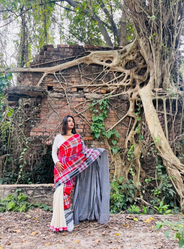 Gamcha Hakoba Kichu Saree - Image 2