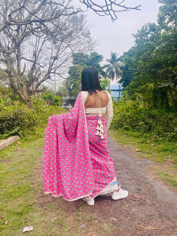 Designer Saree Taxi - Image 6