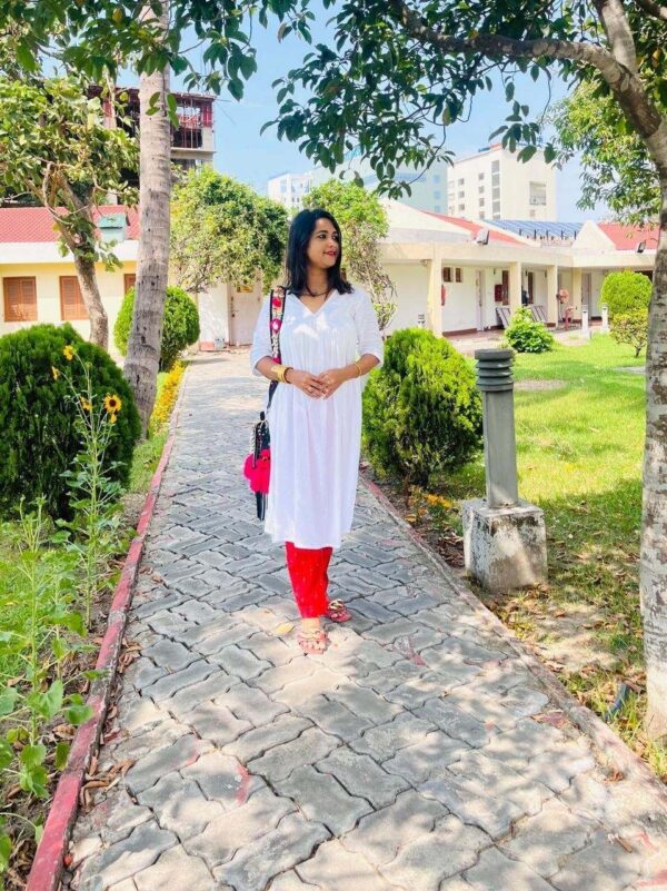 WHITE ORGANIC KURTI RED KATKI PANT CO ORD SET - Image 2