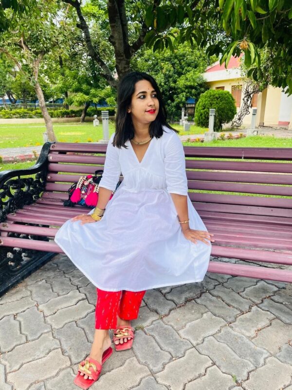 WHITE ORGANIC KURTI RED KATKI PANT CO ORD SET - Image 3