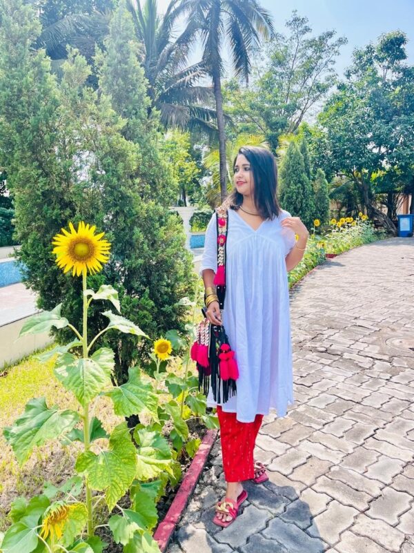 WHITE ORGANIC KURTI RED KATKI PANT CO ORD SET - Image 5