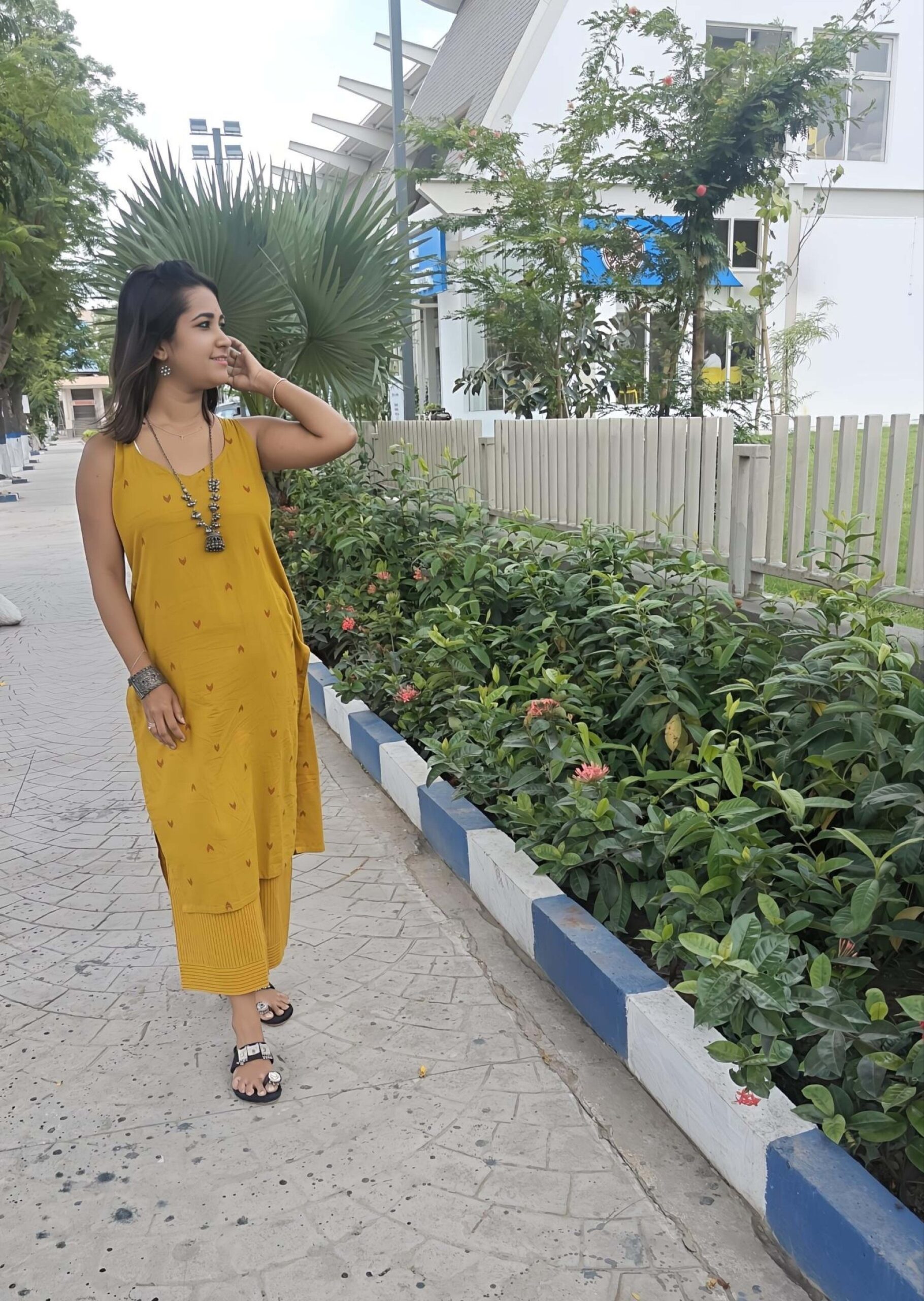 YELLOW JAMDANI BUTA STRIPED PANTS - Image 5