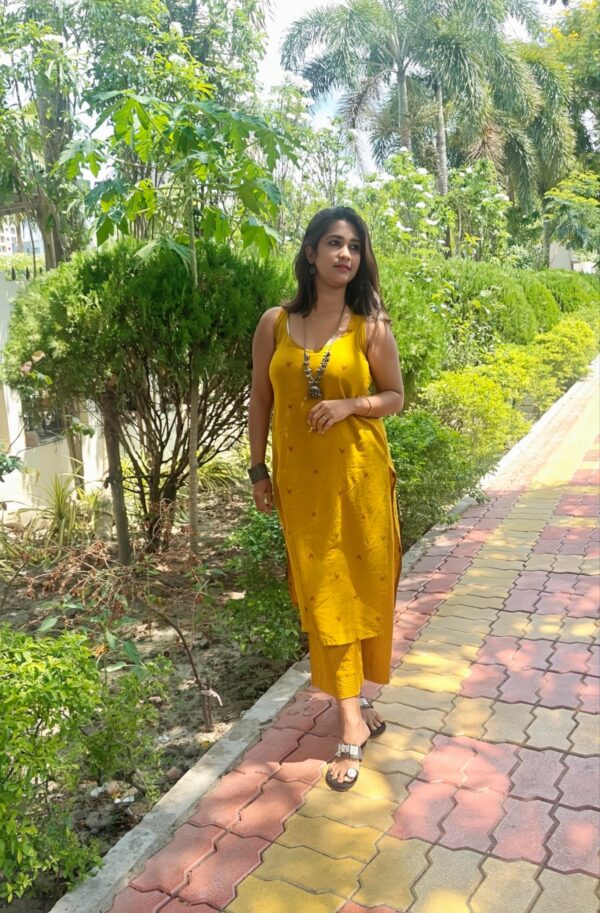 YELLOW JAMDANI BUTA STRIPED PANTS