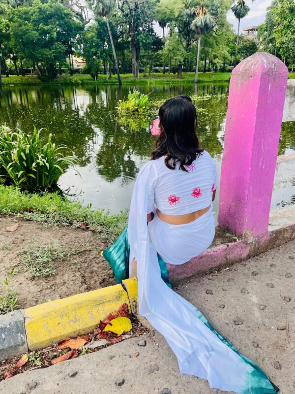 TIE AND DYE KATHA STITCH LOTUS SAREE WITH KATHA STITCH LOTUS BLOUSE - Image 3