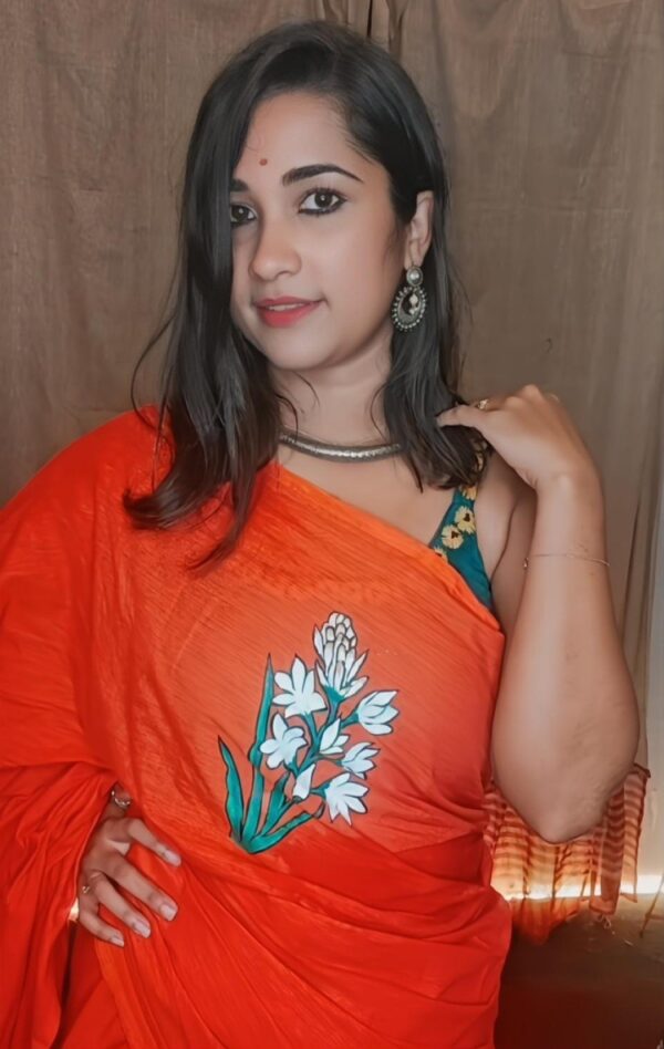 HAND-PAINTED RAJNIGANDHA (TUBEROSE) SAREE WITH RAJNIGANDHA BLOUSE PIECE - Image 4