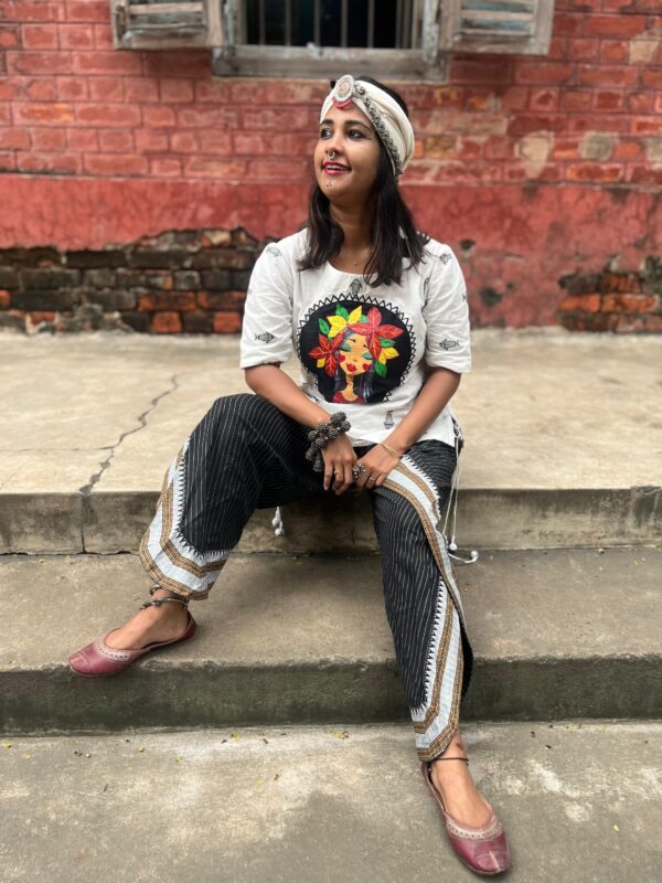 HAND-PAINTED JAMDANI TOP WITH DHUTI PANT - Image 3