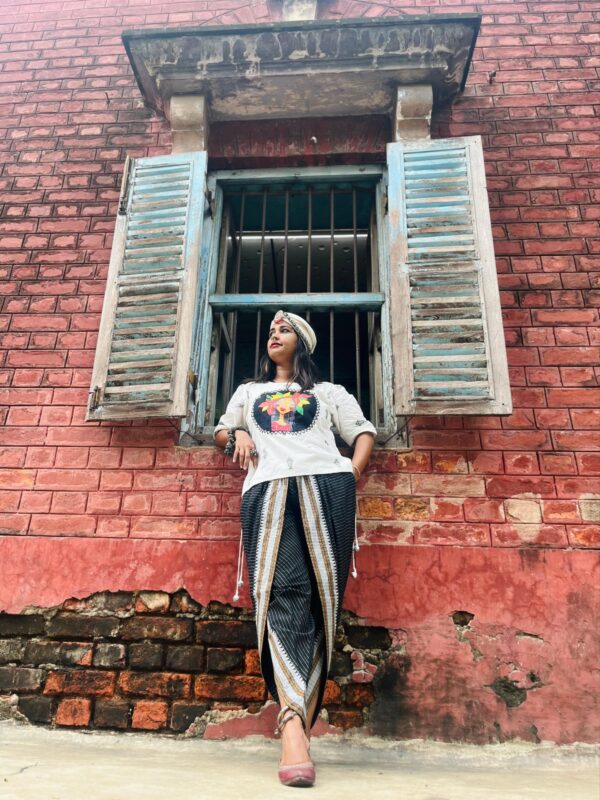 HAND-PAINTED JAMDANI TOP WITH DHUTI PANT - Image 2