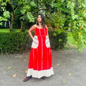 LAHERIYA CHIKON EMBROIDERY POCKET DRESS